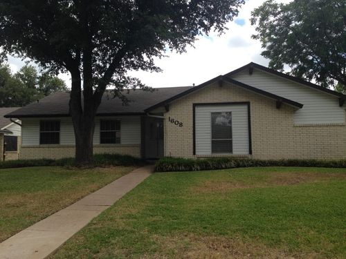 1608 Glenhill Ln, Lewisville, TX, 75077-2729 | Card Image
