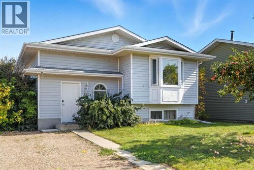 51 51 Avenue Close, Ponoka, AB, T4J1C7 | Card Image