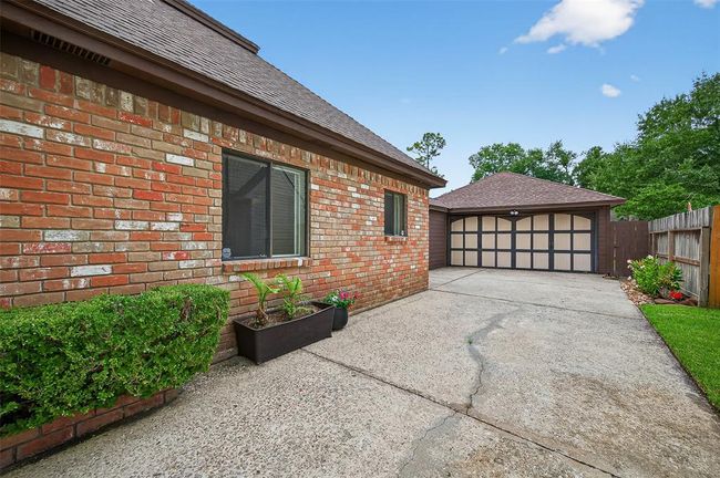 18327 Forest Elms Dr, House other with 4 bedrooms, 3 bathrooms and 2 parking in Spring TX | Image 6