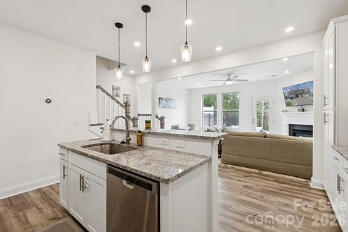 2081 Suttonview Rd, Fort Mill, SC, 29708-0265 | Card Image