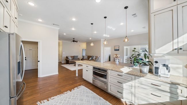 116 1 St Oak Dr, House other with 3 bedrooms, 2 bathrooms and null parking in Enchanted Oaks TX | Image 6