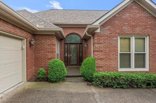 1370 Sugar Maple Ln, Lexington, KY, 40511-2325 | Card Image