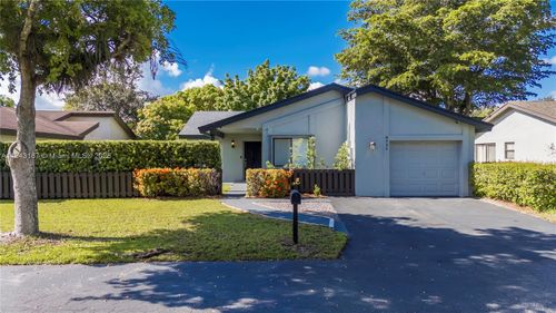 8932 Nw 9th Pl, Plantation, FL, 33324-1106 | Card Image