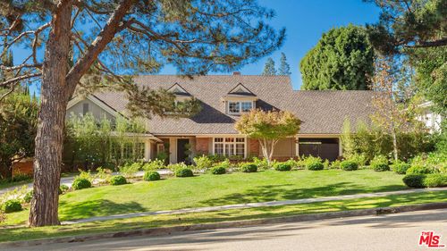 723 N Sierra Dr, Beverly Hills, CA, 90210-3523 | Card Image