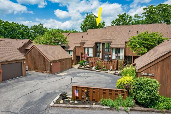 4958 Wintersong Ln, Condo with 2 bedrooms, 3 bathrooms and null parking in Westerville OH | Image 45
