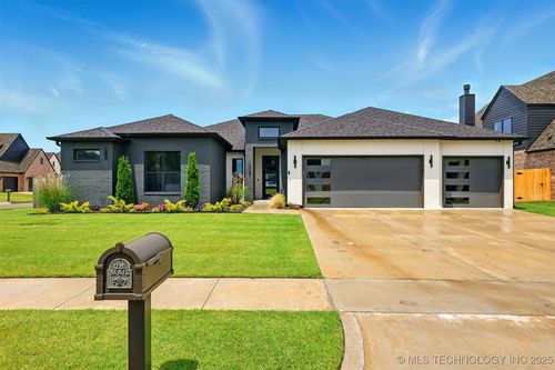 5807 E 128th St S, Bixby, OK, 74008-2969 | Card Image