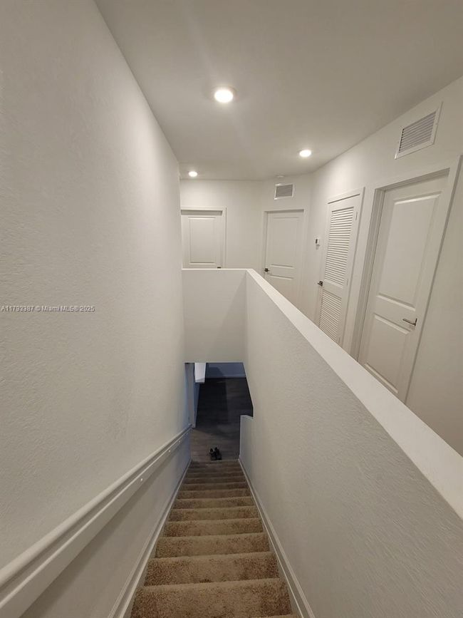 607 Ne 4 Th St, House other with 5 bedrooms, 3 bathrooms and null parking in Florida City FL | Image 8