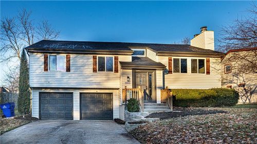 9212 Constance St, Lenexa, KS, 66215-3062 | Card Image