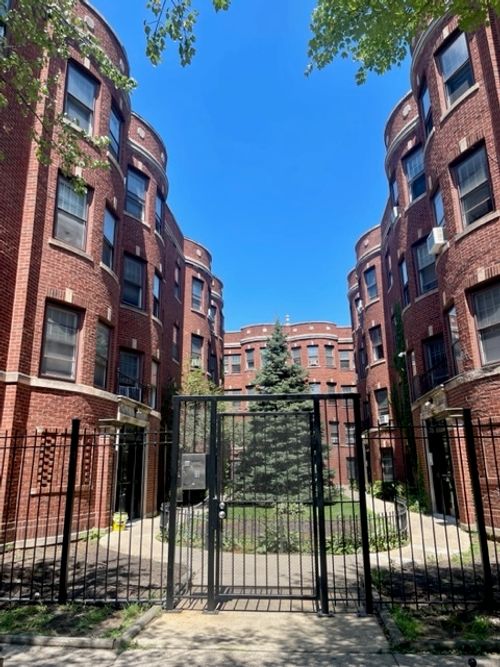 3s-1060 W Thorndale Ave, Chicago, IL, 60660-5355 | Card Image