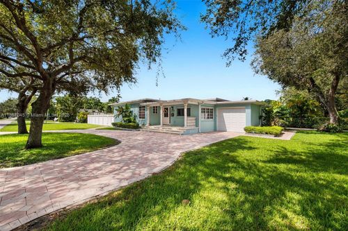 600 Oriole Ave, Miami Springs, FL, 33166-3923 | Card Image