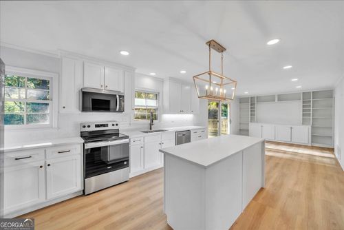 1806 Knox St, Dublin, GA, 31021-3609 | Card Image