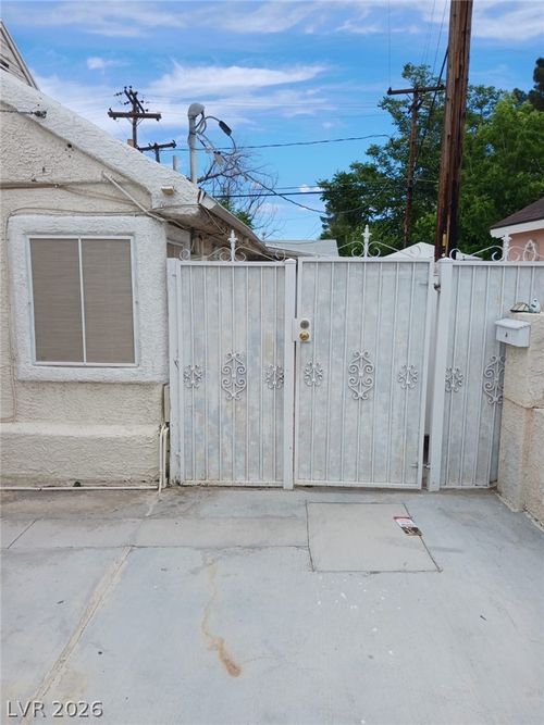 1133 S 15th St, Las Vegas, NV, 89104-1715 | Card Image