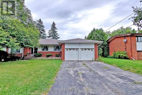 26 Harrison Rd, North York, ON, M2L1V4 | Card Image