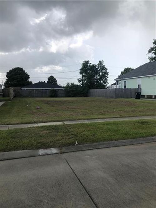108 Seal Dr, Arabi, LA, 70032-2158 | Card Image