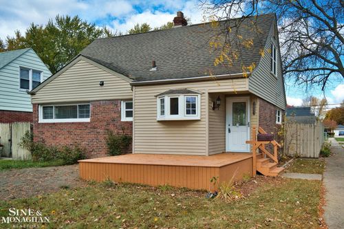 20521 Lancaster St, Harper Woods, MI, 48225-1633 | Card Image