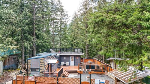 H35 Strawberry Lane, Home with 3 bedrooms, 1 bathrooms and 3 parking in Hope BC | Card Image