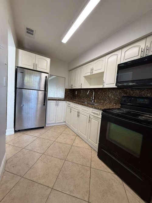 516 Nw 179th Street, Miami Gardens, FL, 33169 | Card Image