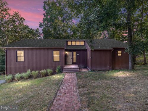 109 Greenwood Ct, CROSS JUNCTION, VA, 22625-2406 | Card Image