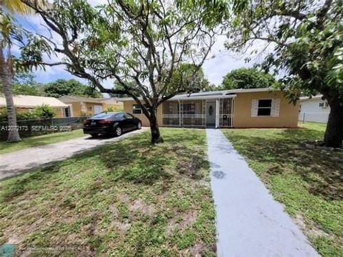 1245 Nw 126th St, North Miami, FL, 33167-2346 | Card Image