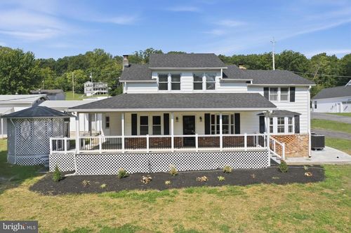 382 Mission Rd, HARPERS FERRY, WV, 25425-5525 | Card Image
