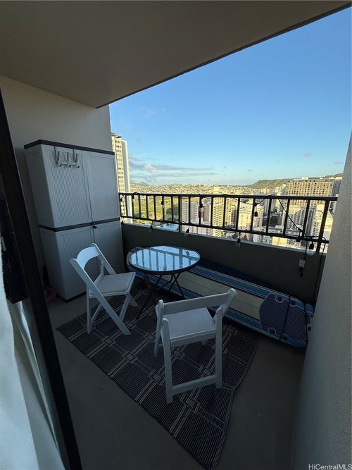3006-2240 Kuhio Ave, Honolulu, HI, 96815-2818 | Card Image