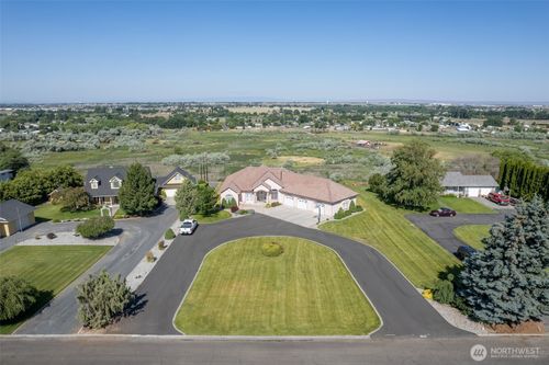 4560 Bluff Dr Ne, Moses Lake, WA, 98837-9073 | Card Image