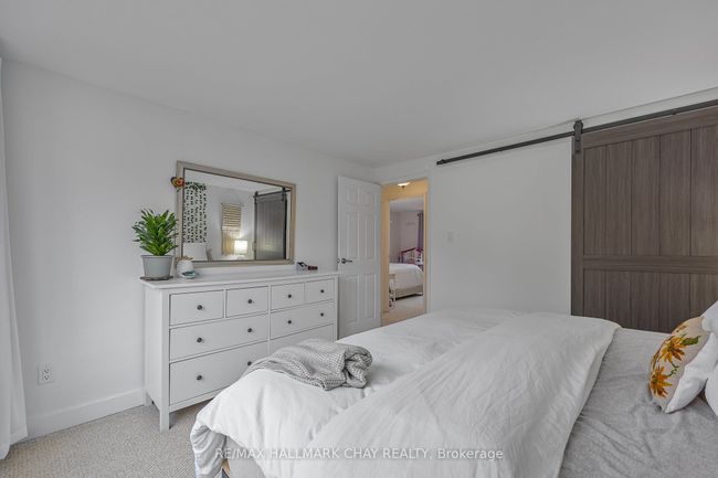 46 Farmingdale Cres, House other with 4 bedrooms, 2 bathrooms and 4 parking in Barrie ON | Image 12