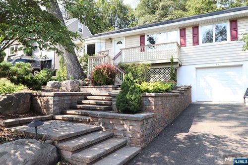 83 Oneida Ave, Oakland, NJ, 07436-3708 | Card Image