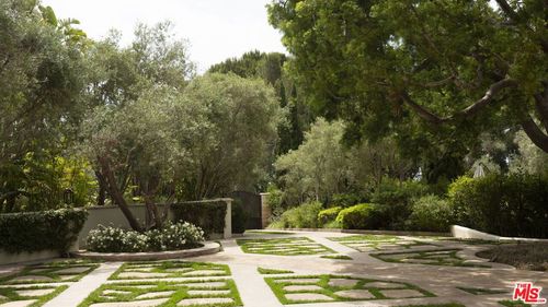 27403 Pacific Coast Hwy, MALIBU, CA, 90265-4337 | Card Image