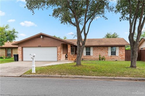 2809 Hibiscus Ave, McAllen, TX, 78501-6242 | Card Image