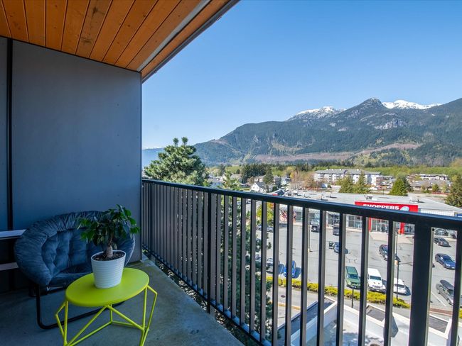 503 - 1365 Pemberton Avenue, Condo with 1 bedrooms, 1 bathrooms and 1 parking in Squamish BC | Image 2