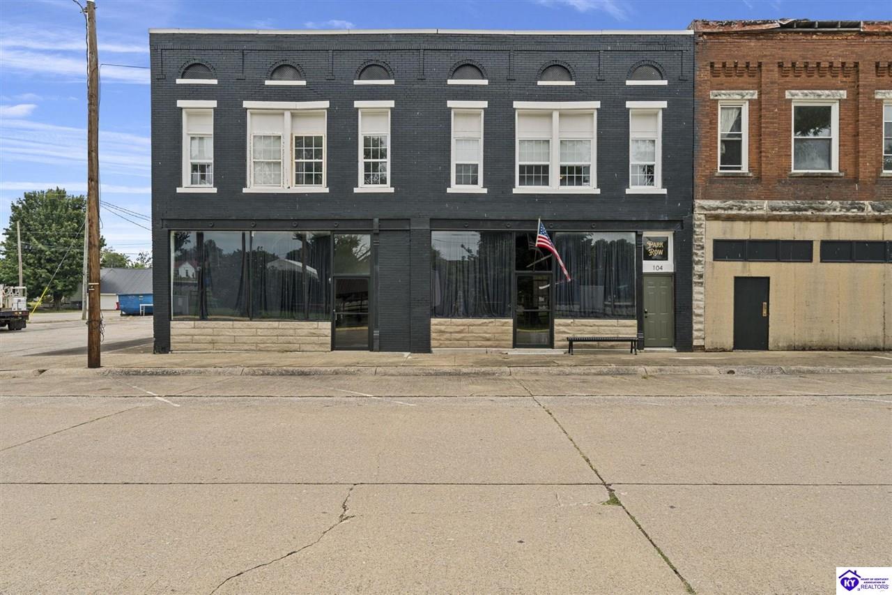 Commercial Sale in Cave City