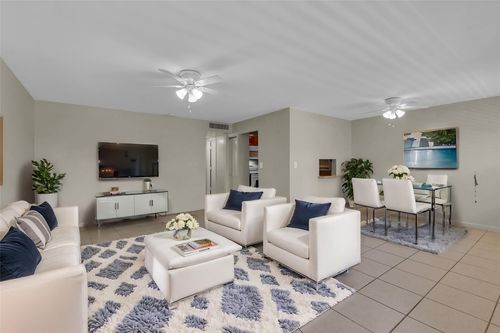 apt-205-2201 Ne 36th St, Lighthouse Point, FL, 33064-7562 | Card Image
