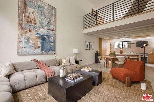 917 Hilldale Ave, West Hollywood, CA, 90069-4404 | Card Image