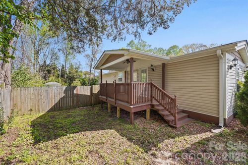 5024 Victoria Ave, Charlotte, NC, 28269-3724 | Card Image