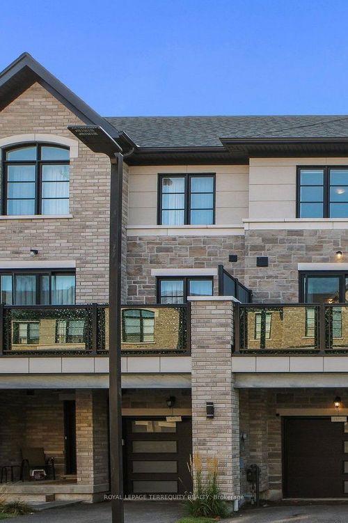 1832 Stallion Chase, Pickering, ON, L1V0E7 | Card Image