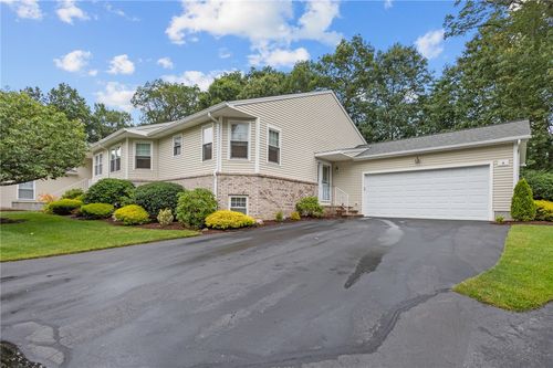 4 Hunters Run, North Providence, RI, 02904-3047 | Card Image