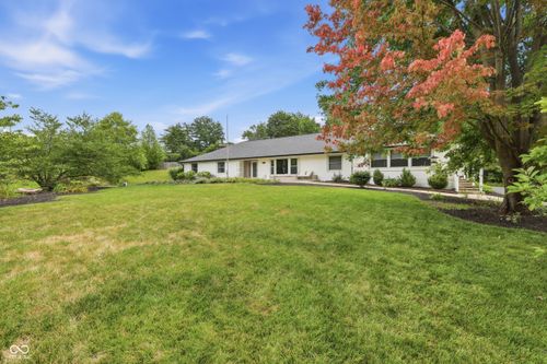 651 Spring Hills Dr, Zionsville, IN, 46077-9470 | Card Image