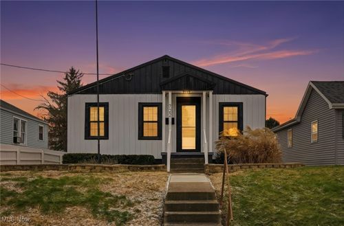 722 Indiana St, Zanesville, OH, 43701-5426 | Card Image