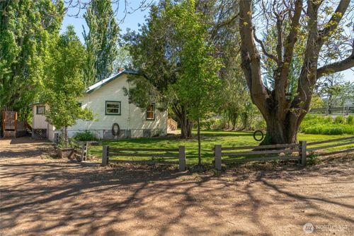 491 Highway 7, Tonasket, WA, 98855-9755 | Card Image
