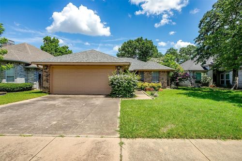 5909 Kesler Dr, Arlington, TX, 76017-1066 | Card Image