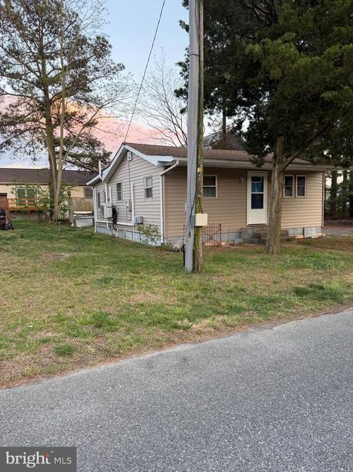 28307 Basin Rd, MILLSBORO, DE, 19966-2571 | Card Image