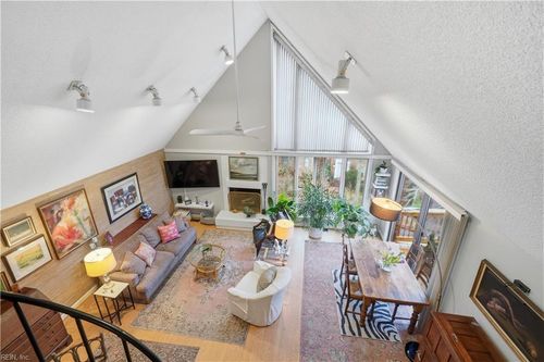 260-696 Mowbray Arch, Norfolk, VA, 23507-1878 | Card Image