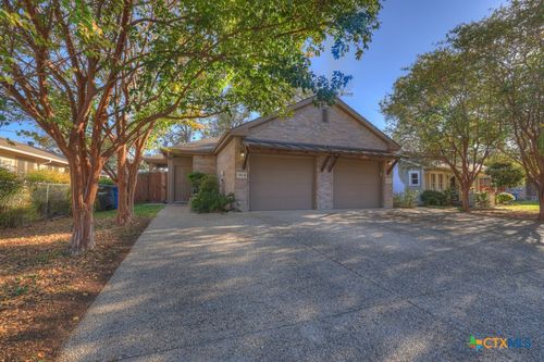 388 E Faust St, New Braunfels, TX, 78130-4645 | Card Image