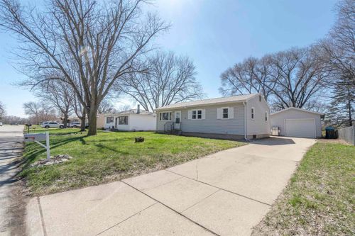 555 Helmet Ave, Waterloo, IA, 50703-1427 | Card Image