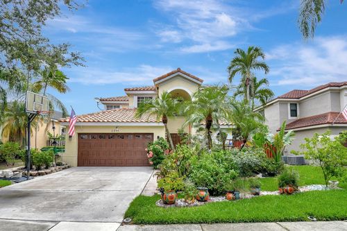 2811 Montevideo Ave, Hollywood, FL, 33026-4539 | Card Image