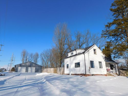 462 W Main St, Grand Ledge, MI, 48837-1040 | Card Image