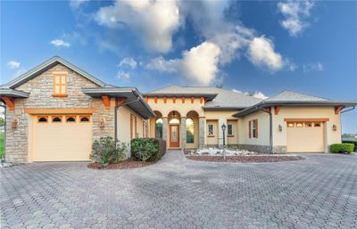 38748 Lakeview Walk, House other with 3 bedrooms, 2 bathrooms and null parking in Lady Lake FL | Image 2