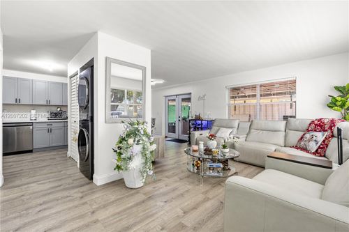 203-203 Ne 12th Ave, Homestead, FL, 33030-6219 | Card Image