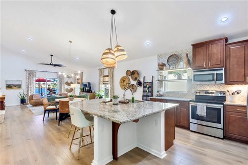 1744 Berkshire Cir Sw, Vero Beach, FL, 32968-6715 | Card Image